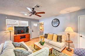 Charming Moore Retreat with Patio about 8 Mi to Dtwn OKC